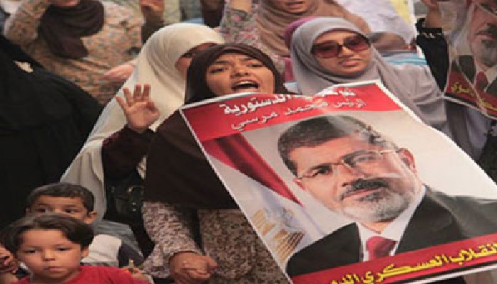 "نساء ضد الانقلاب" تدعو حرائر مصر إلى العصيان المدني لإسقاط الانقلاب