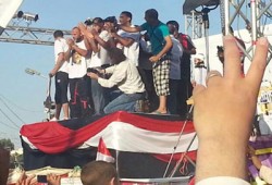 "رياضيون ضد الانقلاب" يقيمون مباراة لكرة القدم أمام منصة رابعة