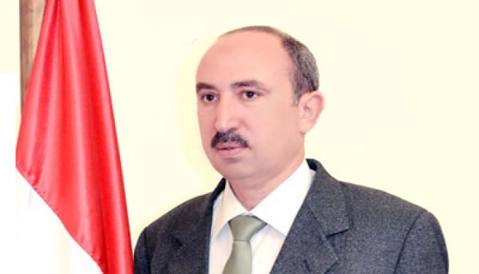 أقزام الانقلاب وعمالقة الشرعية
