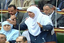 عزة الجرف: اعتصمامنا كابوس يزعج الانقلابيين