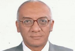 قيادي بـ"وفد أسوان" يناشد الوفديين النضال السلمي حتى عودة الشرعية