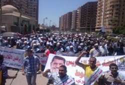 بالصور .. مسيرة لأساتذة جامعتي الأزهر وأسيوط لرفض الانقلاب