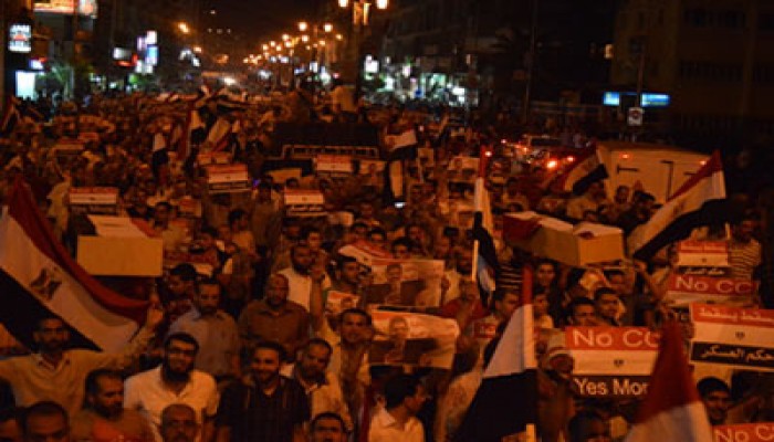 البحيرة.. وقفة حاشدة لثوار دمنهور رفضًا وتنديدًا بمجزرة المنصة