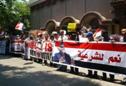 وقفتان أمام سفارتي الصين واليابان رفضًا للانقلاب ودعمًا للشرعية
