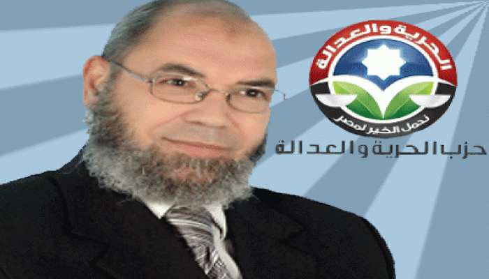 أحمدي قاسم: إذلال مرسي لأمريكا والصهاينة وراء الانقلاب عليه