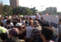 60 مصابًا حصيلة اعتداء الشرطة والبلطجية على رافضي الانقلاب بالزقازيق