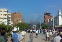 الشرطة تطلق الرصاص وقنابل الغاز على الآلاف من مؤيدي الرئيس ببنها