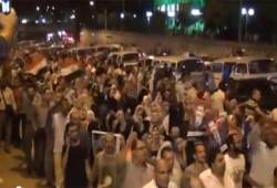 بالفيديو.. أطول مسيرة بالجيزة لتأييد شرعية الرئيس مرسي