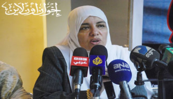 عزة الجرف: العام الثاني للرئيس مرسي ثورة لبناء المؤسسات