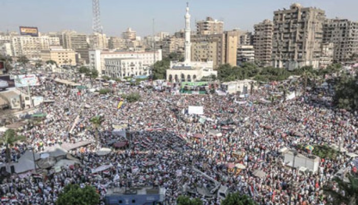 نصر عبد السلام: متظاهرو رابعة سينصرون الرئيس بأرواحهم