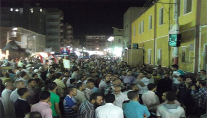 الآلاف في المنيا يهتفون: "يا مرسي سير سير.. واحنا وراك للتغيير"