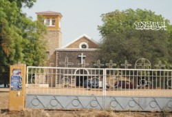 بالفيديو.. متطرف قبطي يهاجم مسيحية لدفاعها عن الرئيس مرسي