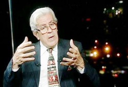 خالد عودة: السد الإثيوبي مخطط لمعاقبة مصر على عدم توصيل المياه للكيان الصهيوني