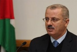 حكومة الحمد الله تؤدي اليمين أمام محمود عباس