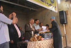 "الحرية والعدالة" بالمنوفية يُكرِّم 100 عامل وعاملة بسرس الليان