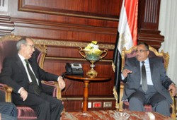 فهمي: الوحدة وتنحية الخلافات السبيل الوحيد لنهضة الأمة