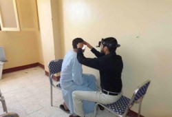 300  مستفيد من قافلة طبية لـ"الحرية والعدالة" بمدينة قنا