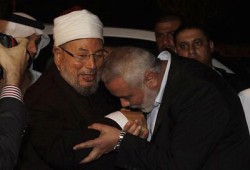 القرضاوي يختتم زيارته إلى غرة حاملاً الجنسية الفلسطينية ودكتوراه فخرية