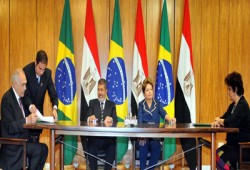 الرئيس مرسي يشهد توقيع 6 اتفاقيات ومذكرات تفاهم مع البرازيل