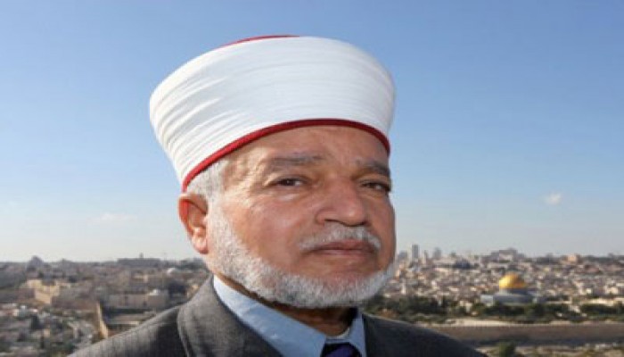 مقدسيون يعتصمون اعتراضًا على اعتقال مفتي فلسطين