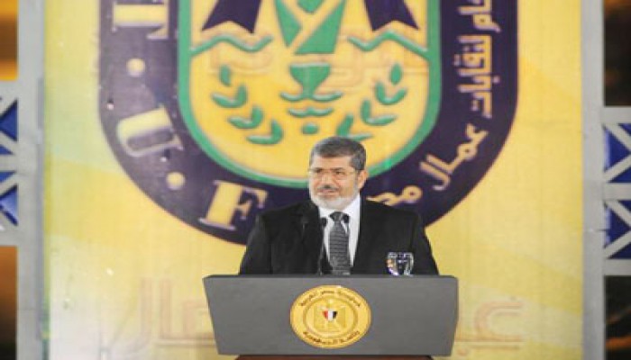 الرئيس مرسي: لا بيع للقطاع العام ولا استغناء عن أي عمال