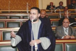 بيان عاجل بالشورى يستنكر الانفلات في مواقف الأجرة بالشرقية