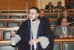 بيان عاجل بالشورى يستنكر الانفلات في مواقف الأجرة بالشرقية