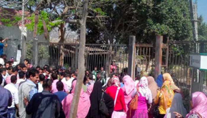 طلاب جامعة القناة يحتجون للمطالبة بتحقيق الأمن