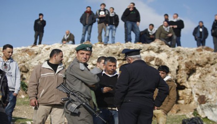 الاحتلال يداهم طولكرم ويقتحم منزل منفذ عملية نابلس