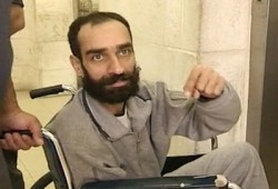 ترحيب فلسطيني بانتصار الأسير العيساوي في إضرابه الأسطوري