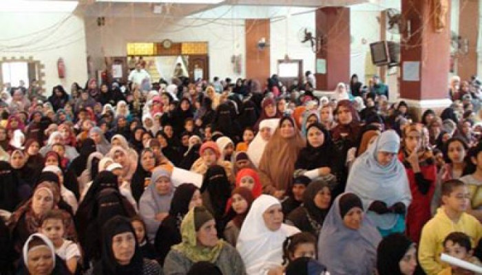 "الحرية والعدالة" تهدي رحلة عمرة للأم المثالية بمدينة أجا