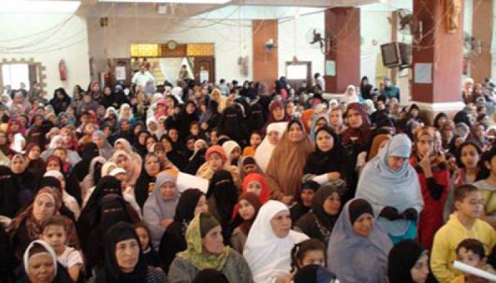 "الحرية والعدالة" تهدي رحلة عمرة للأم المثالية بمدينة أجا