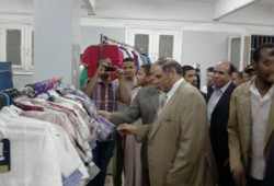 "انفع غيرك".. معرض للملابس المخفضة لطلاب المدينة الجامعية بأسيوط