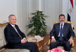 الرئيس مرسي يبحث مع أوغلو تطورات القضيتين السورية والفلسطينية