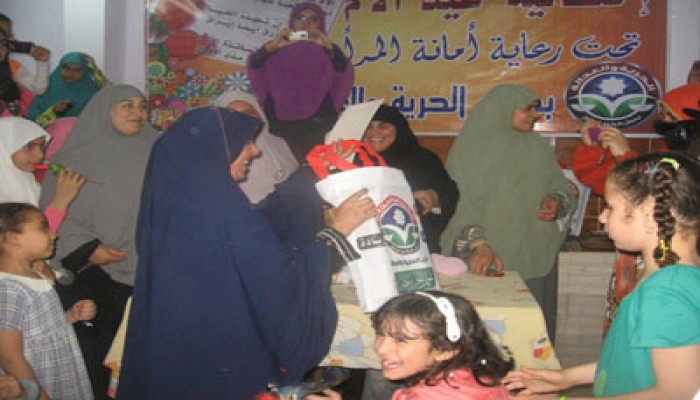 "الحرية والعدالة" بالمنوفية يهدى رحلة عمرة لقرعة الأم المثالية بتلا