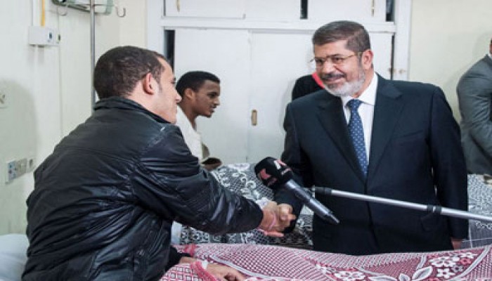 الرئيس مرسي يطمئن على حالة طلاب جامعة الأزهر