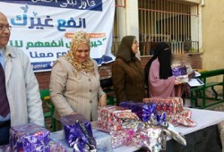 طلاب الإخوان بدمياط يكرمون الأمهات العاملات بكلية فنون تطبيقية