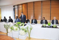 الرئيس مرسي يقيم مأدبة غداء لرؤساء النيباد المشاركين بـ"البريكس"