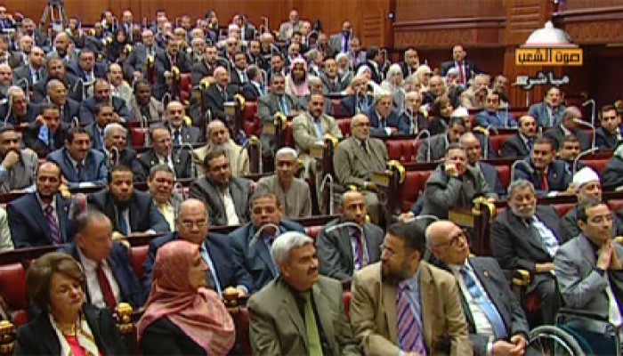 تقرير للشورى: قانون التظاهر يمنع الخروج عن السلمية