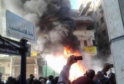 الإسكندرية.. اقتحام مقر الحرية والعدالة بجليم ومحاولات لاقتحام مقر العصافرة