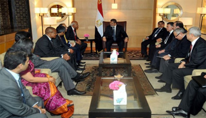 الرئيس مرسي يبحث مع شركة هندية إنشاء مصنع للخلايا الشمسية