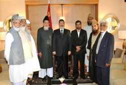 الرئيس مرسي يلتقي كبار علماء الدين الإسلامي في الهند