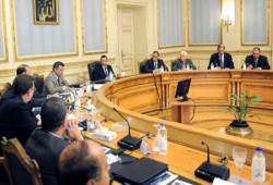 مشروع قانون يسمح للمسافر بحمل ما يفوق 10 آلاف دولار