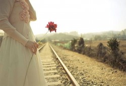 زوجتي تشعر أني لا أحبها