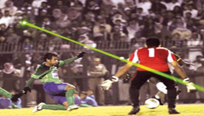 لعنة أقلام الليزر تصيب ملاعب أوروبا