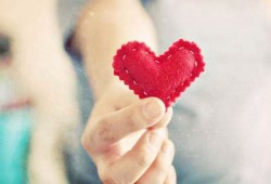 دراسة: العمل التطوعي يساعد في تجنب أمراض القلب