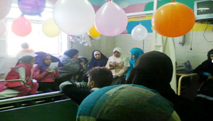 بالصور.. الحرية والعدالة يحتفل بأطفال معهد أورام بدمياط