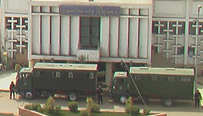 أهالي كفر الشيخ يتصدون لمغلقي مجلس مدينة دسوق