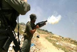 إصابة فلسطينيين برصاص جيش الاحتلال شمال غزة