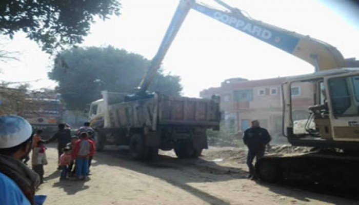 "الحرية والعدالة" بالجيزة يحل أزمة ري قرى العياط